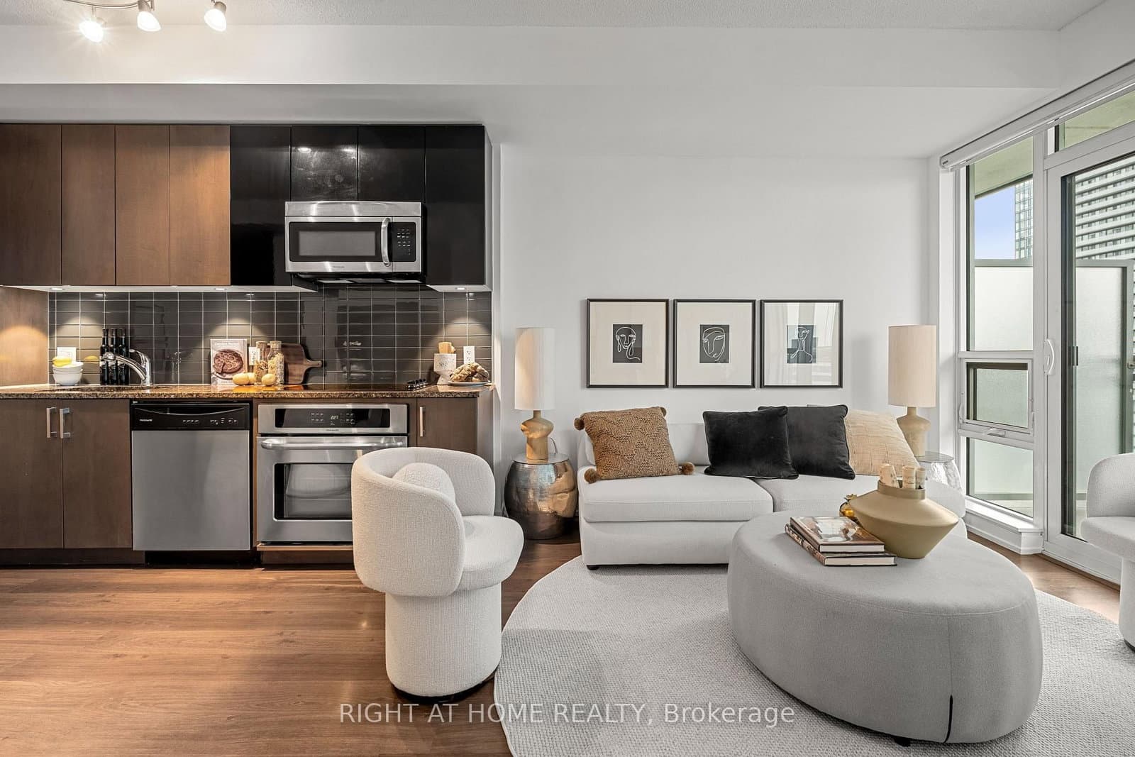 89 Dunfield Avenue, Unit 2306 thumbnail 3
