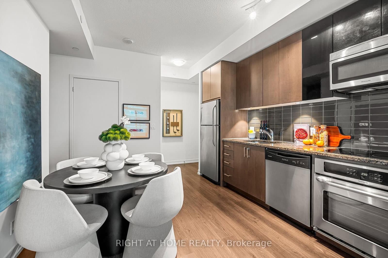 89 Dunfield Avenue, Unit 2306 thumbnail 7