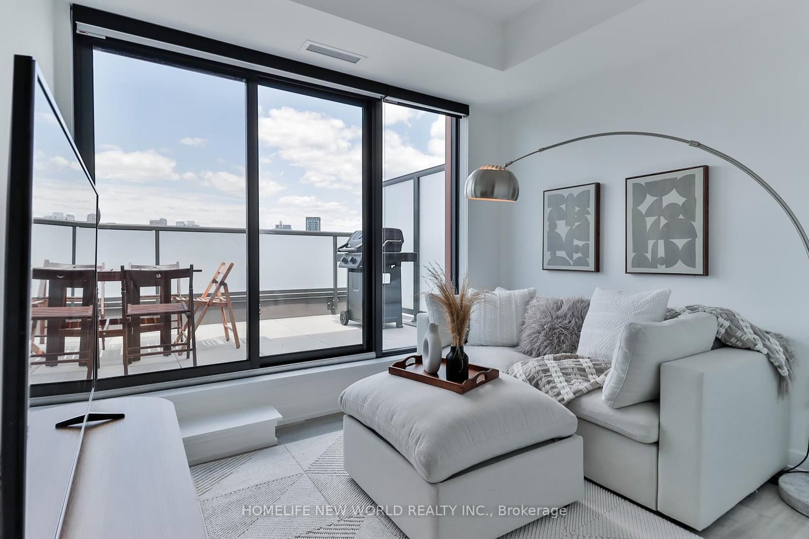 28 Eastern Avenue, Unit 1003 thumbnail 3