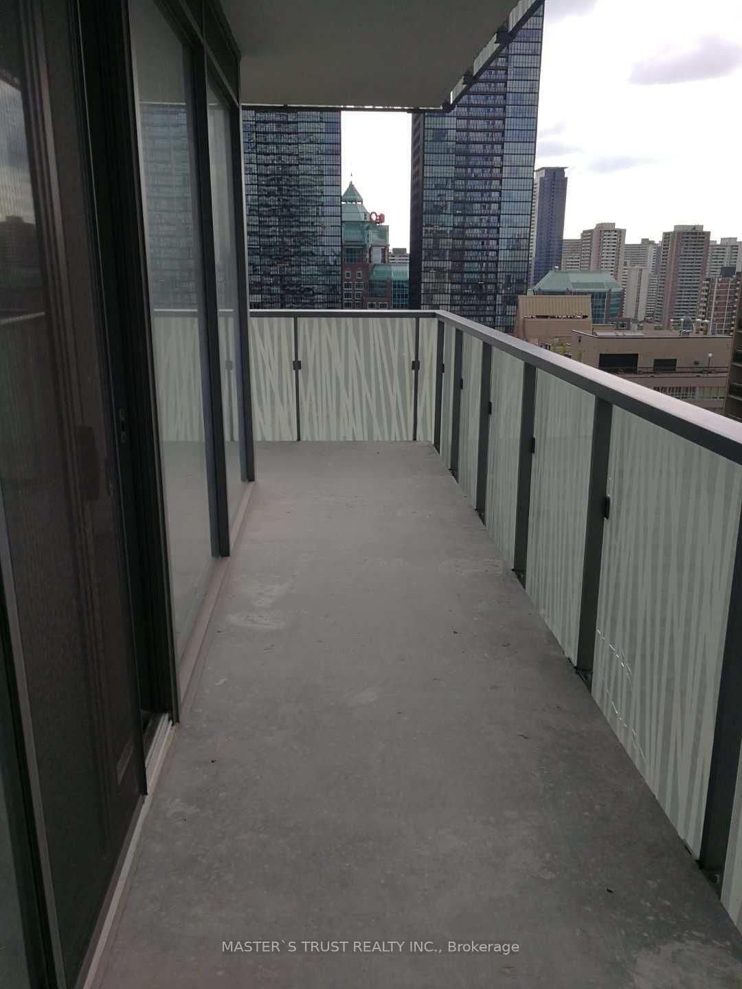 50 Charles Street E, Unit 1803 thumbnail 8