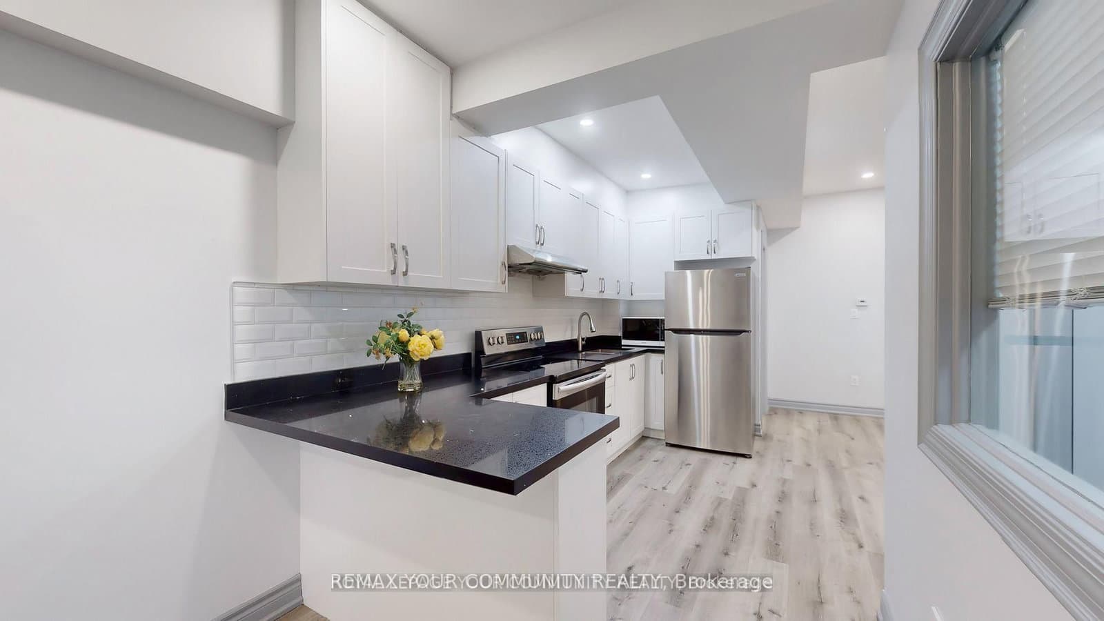 586 Parliament Street, Unit C thumbnail 3