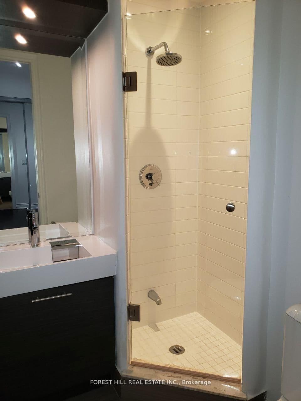 388 Yonge Street, Unit 7401 thumbnail 21
