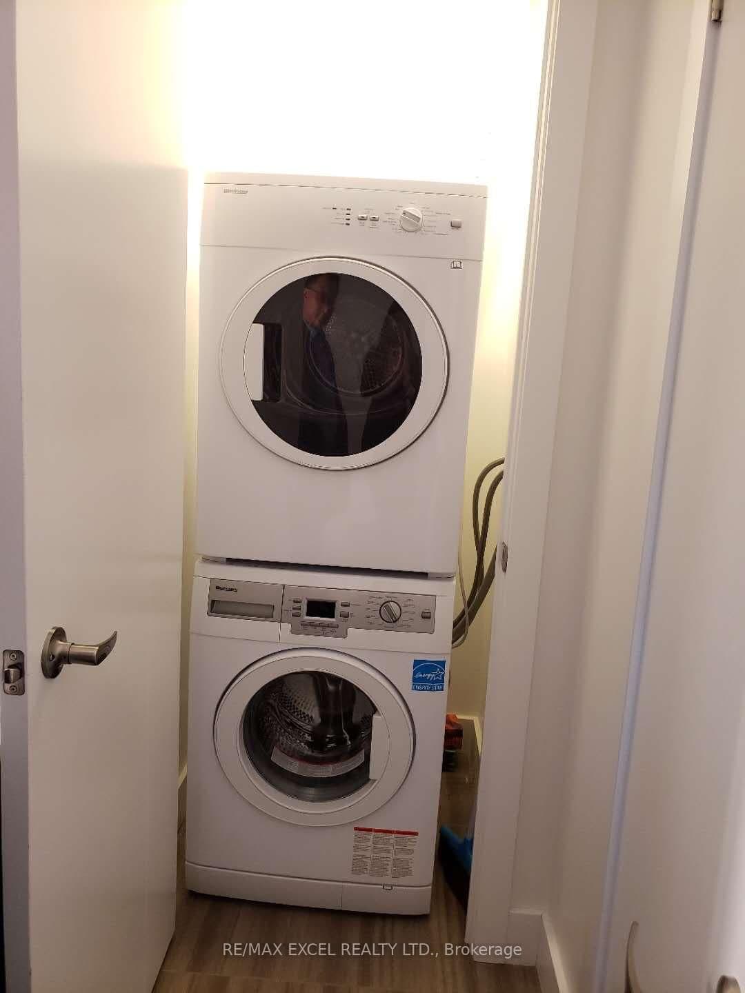 150 Fairview Mall Drive, Unit 212 thumbnail 6