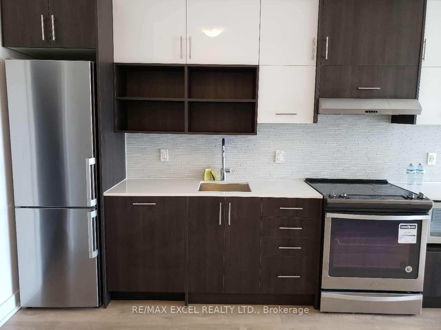 150 Fairview Mall Drive, Unit 212 thumbnail 8
