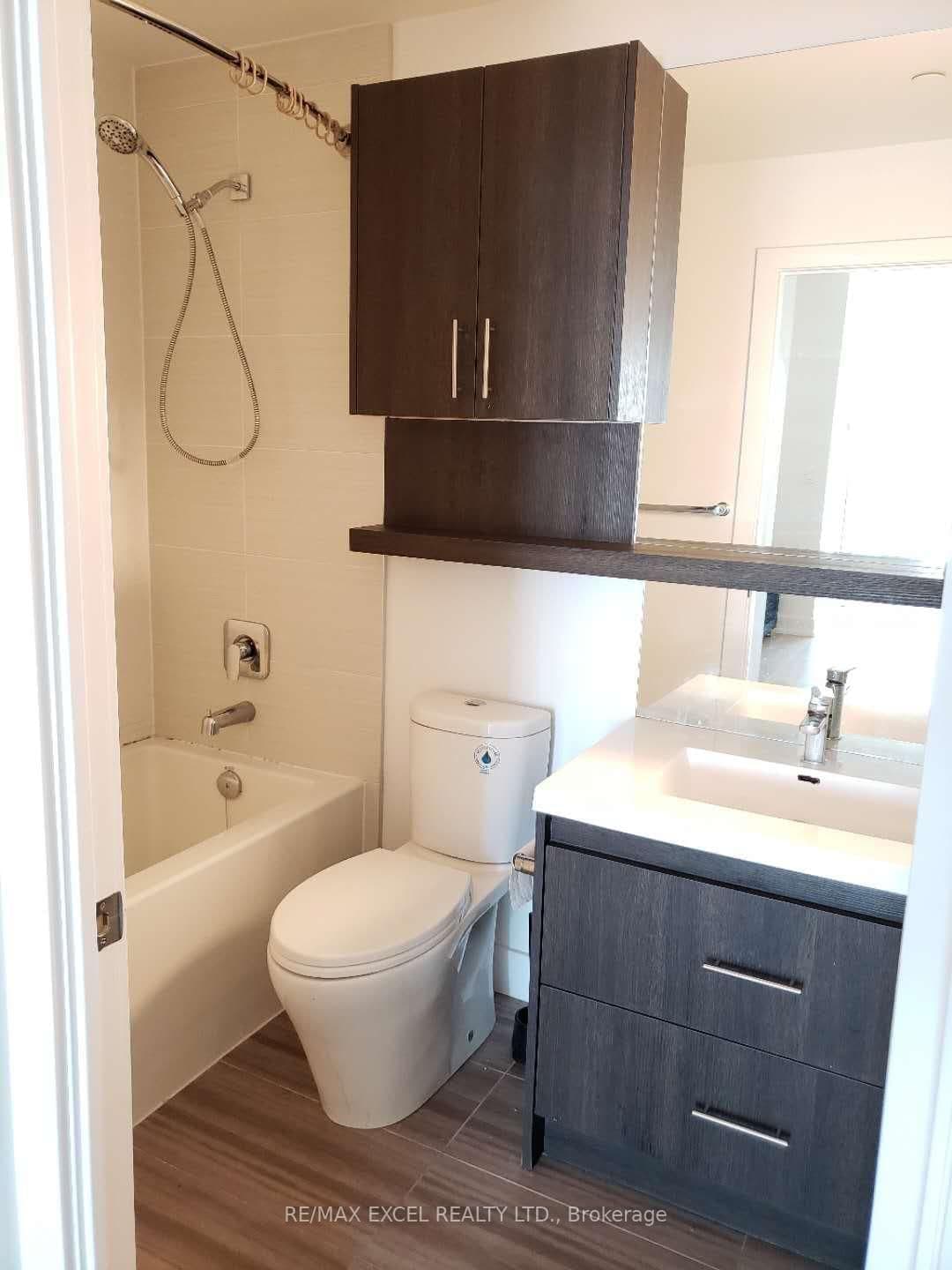 150 Fairview Mall Drive, Unit 212 thumbnail 9