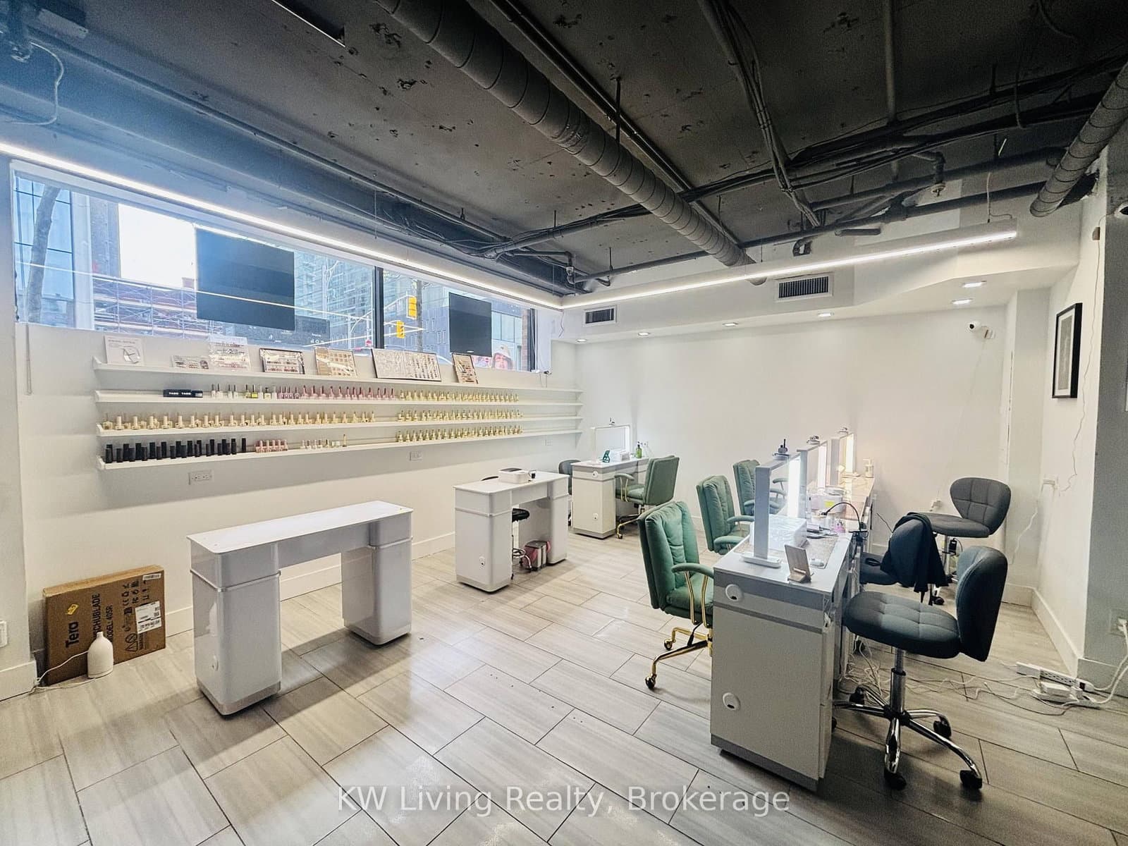 1300 Bay Street, Unit LL2 & LL3 thumbnail 2