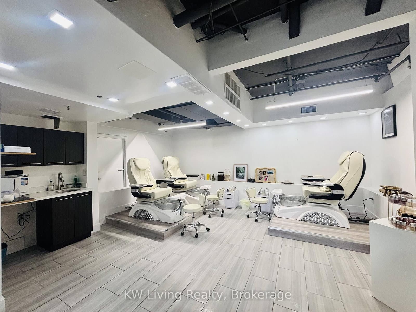 1300 Bay Street, Unit LL2 & LL3 thumbnail 6
