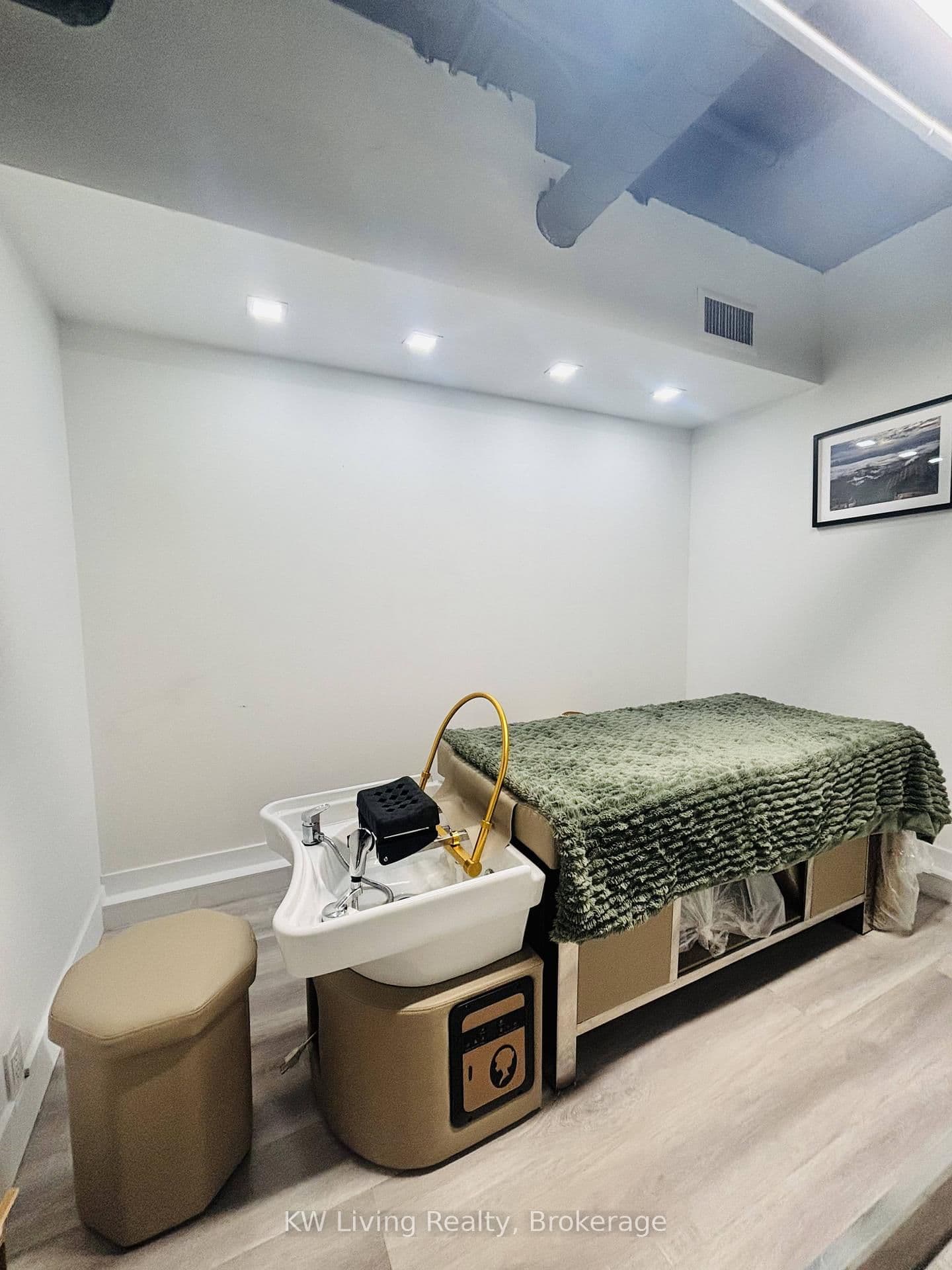 1300 Bay Street, Unit LL2 & LL3 thumbnail 9