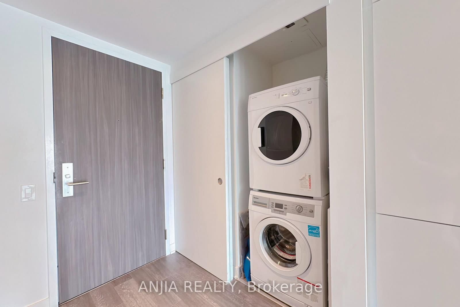 185 Roehampton Avenue, Unit 312 thumbnail 21