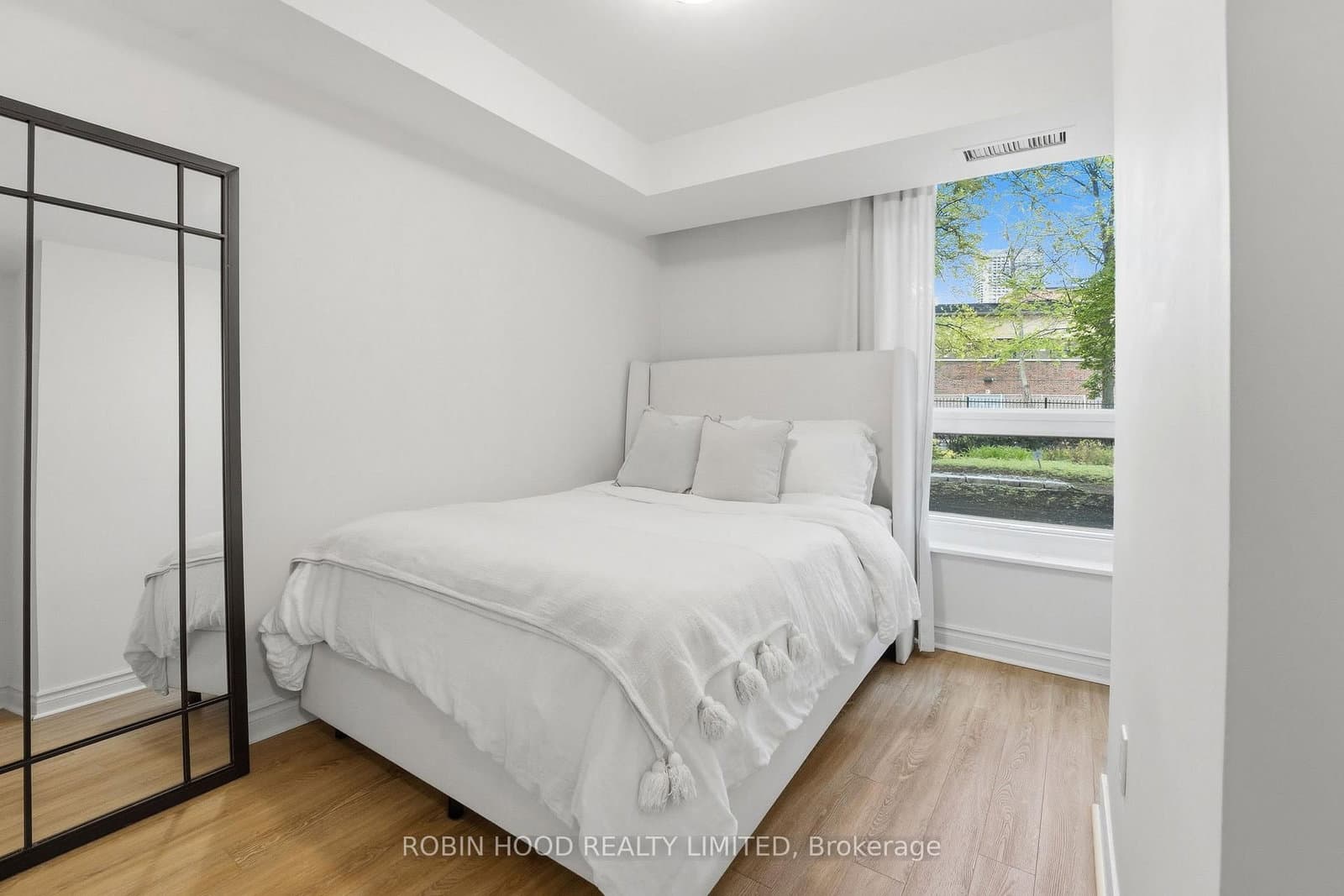 77 Maitland Place, Unit 123 thumbnail 8