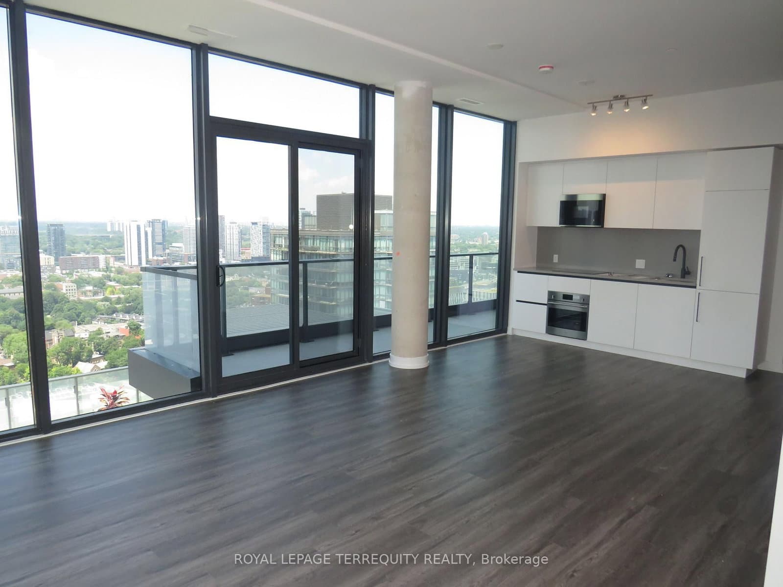 35 Parliament Street, Unit 3304 thumbnail 10