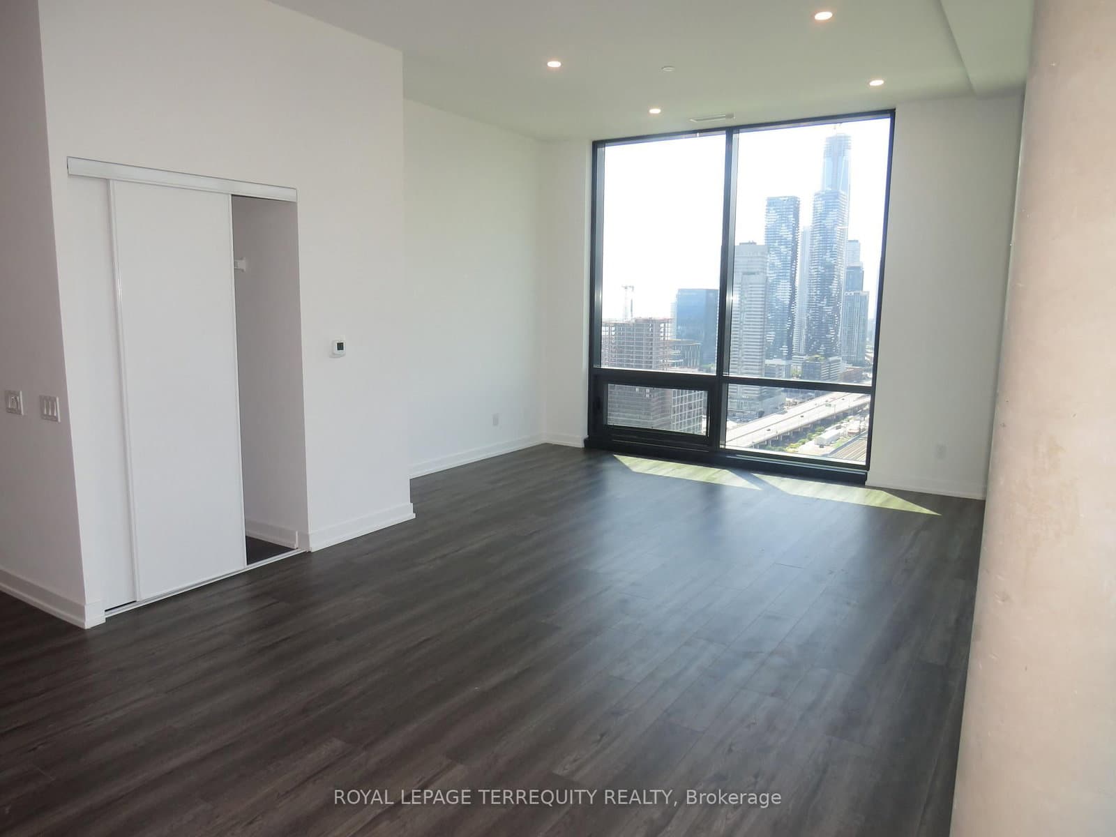 35 Parliament Street, Unit 3304 thumbnail 12