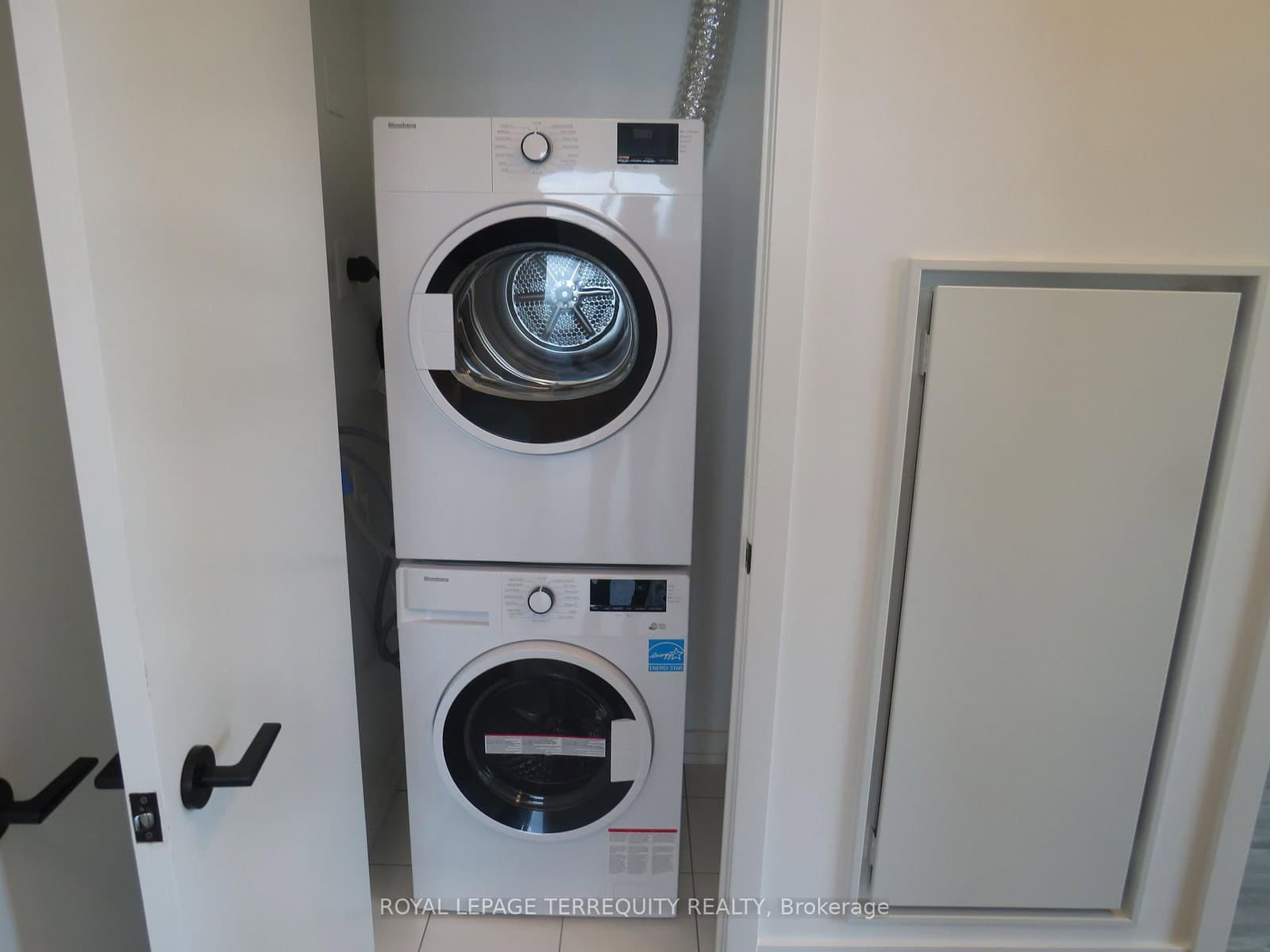 35 Parliament Street, Unit 3304 thumbnail 13