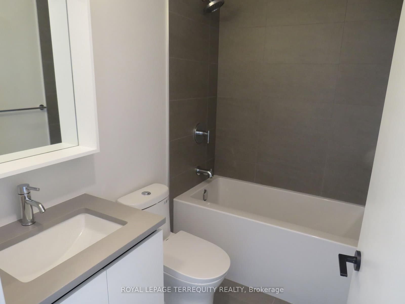35 Parliament Street, Unit 3304 thumbnail 18