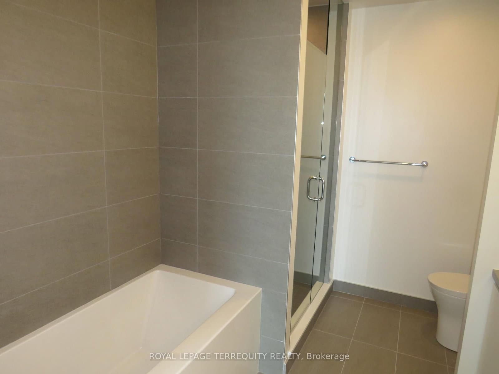 35 Parliament Street, Unit 3304 thumbnail 9