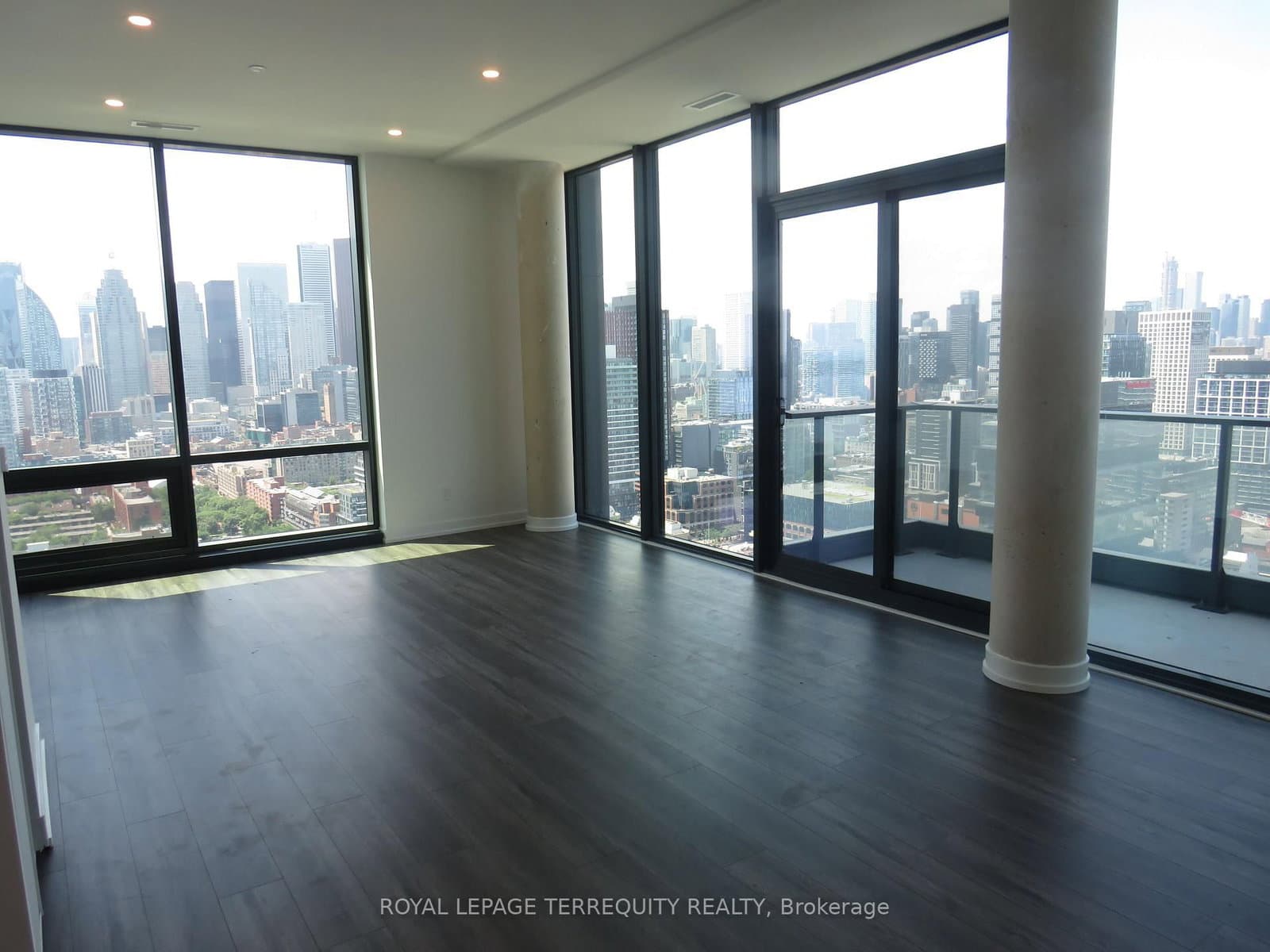 35 Parliament Street, Unit 3304 thumbnail 15