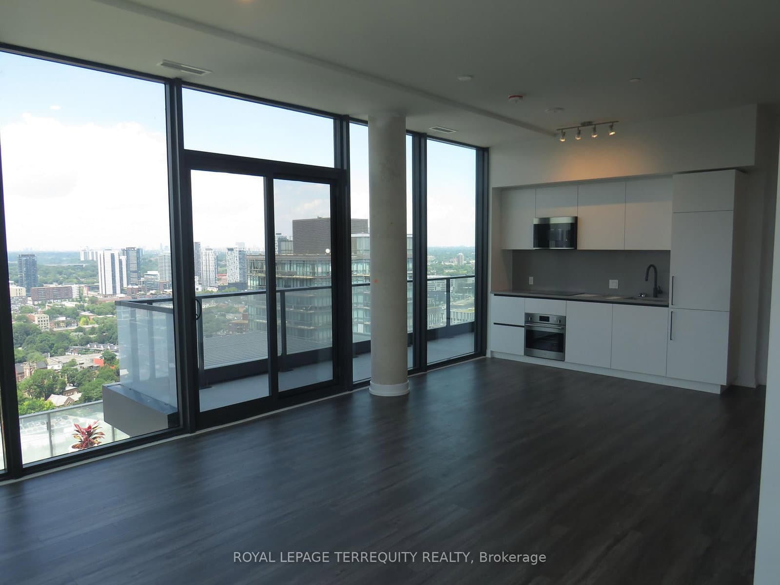 35 Parliament Street, Unit 3304 thumbnail 21