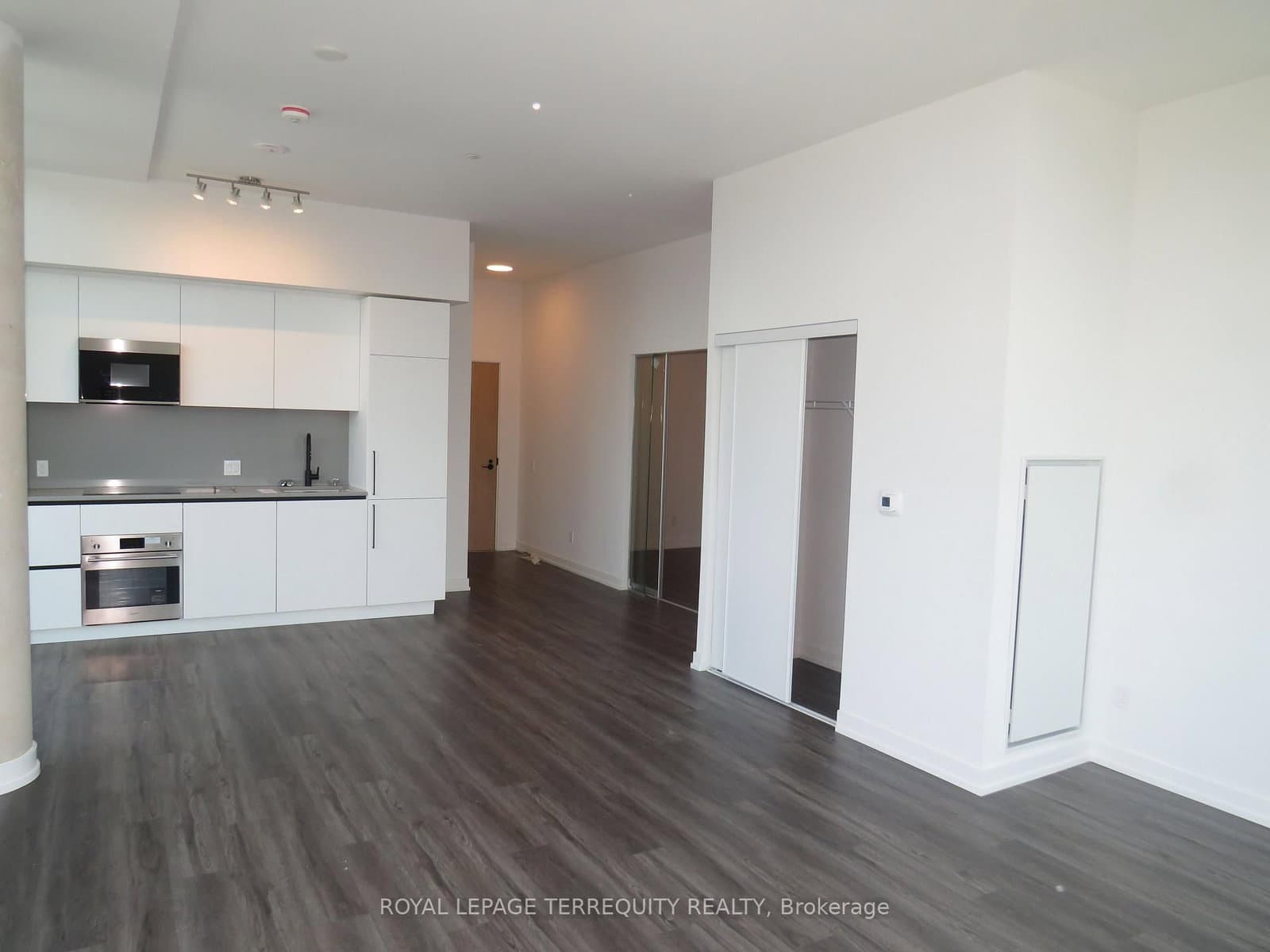 35 Parliament Street, Unit 3304 thumbnail 9