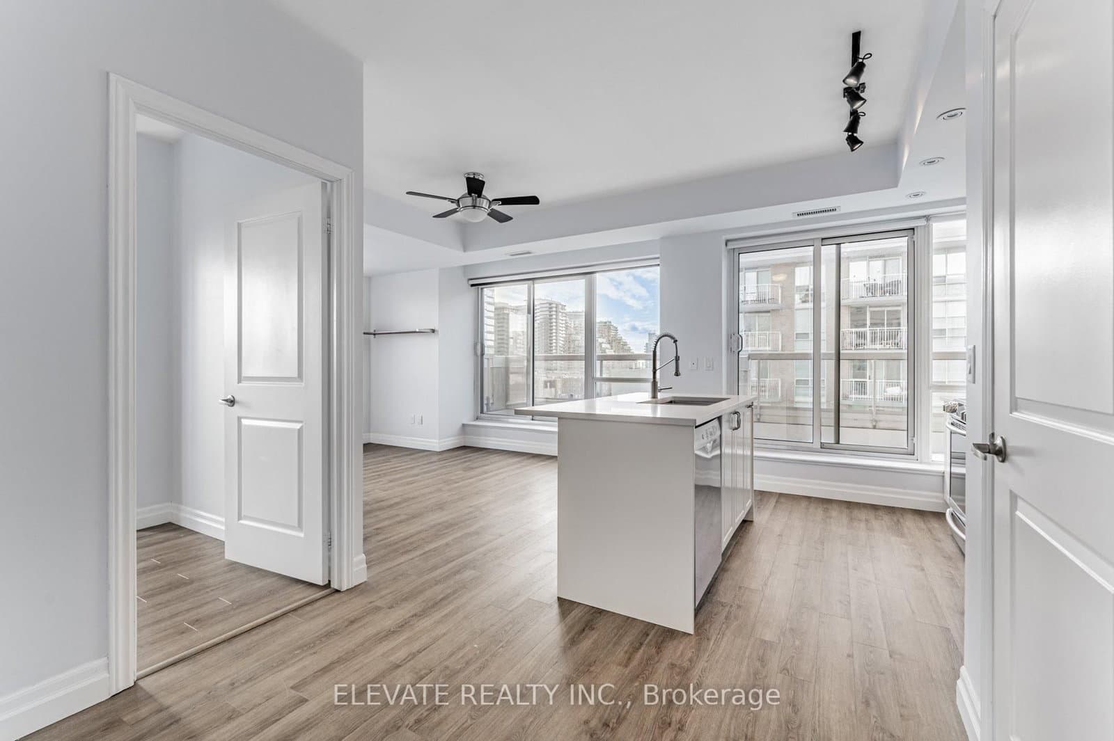 15 Stafford Street, Unit LPH5 thumbnail 4