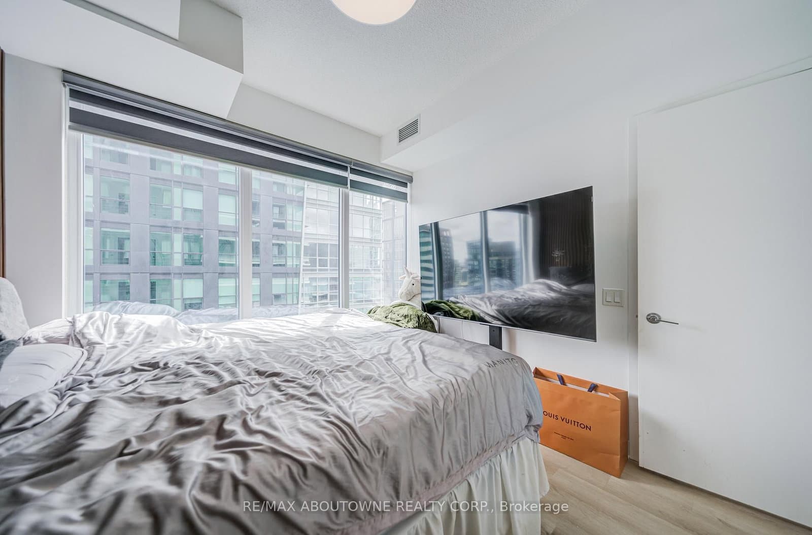 125 Blue Jays Way, Unit 4909 thumbnail 34