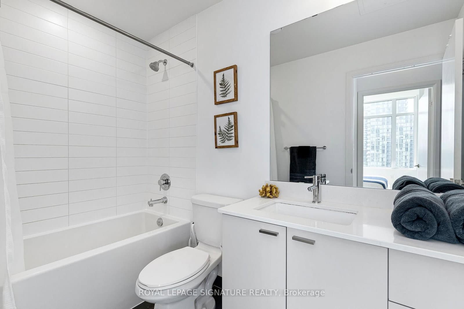 576 Front Street W, Unit 806E thumbnail 17