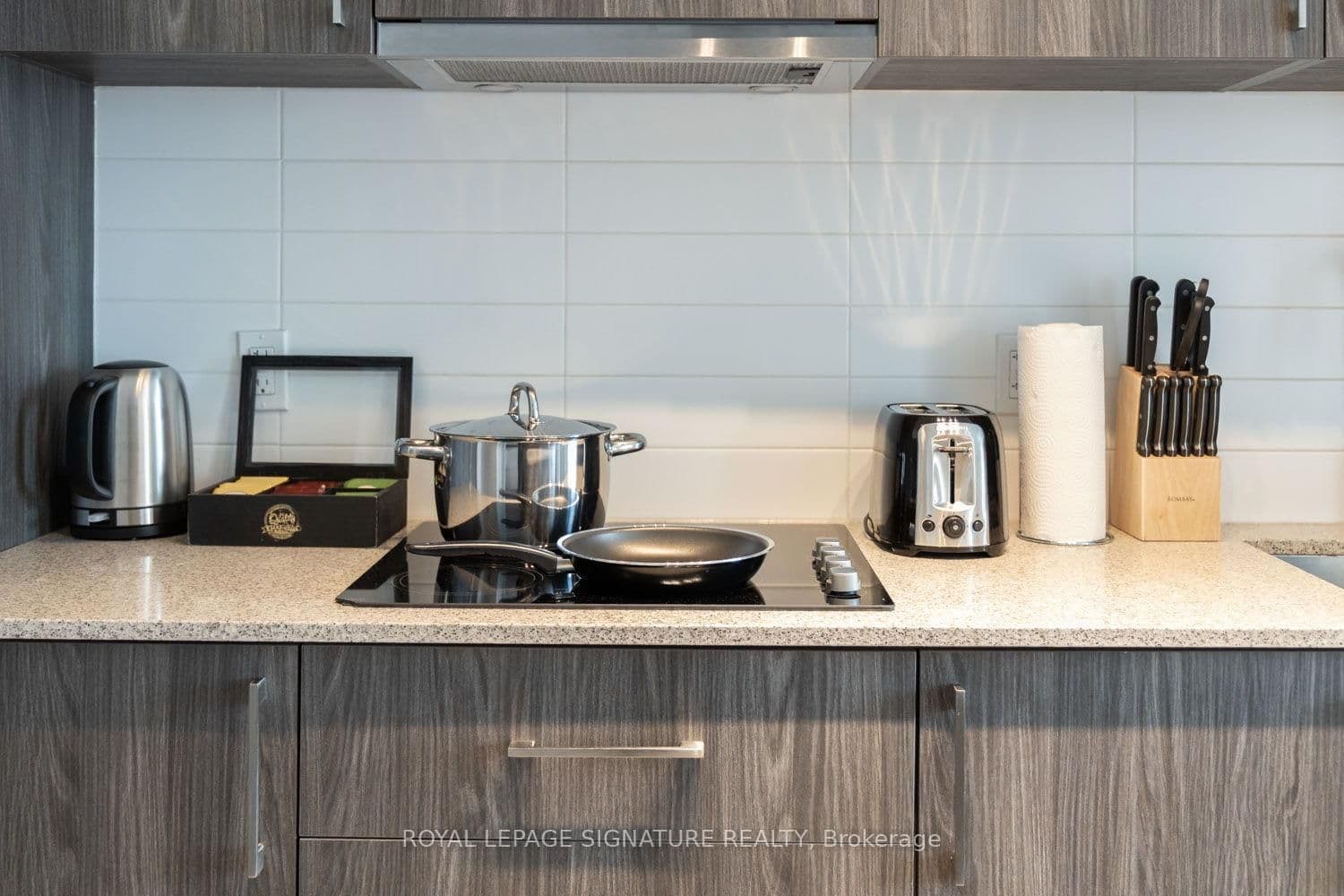 576 Front Street W, Unit 806E thumbnail 33