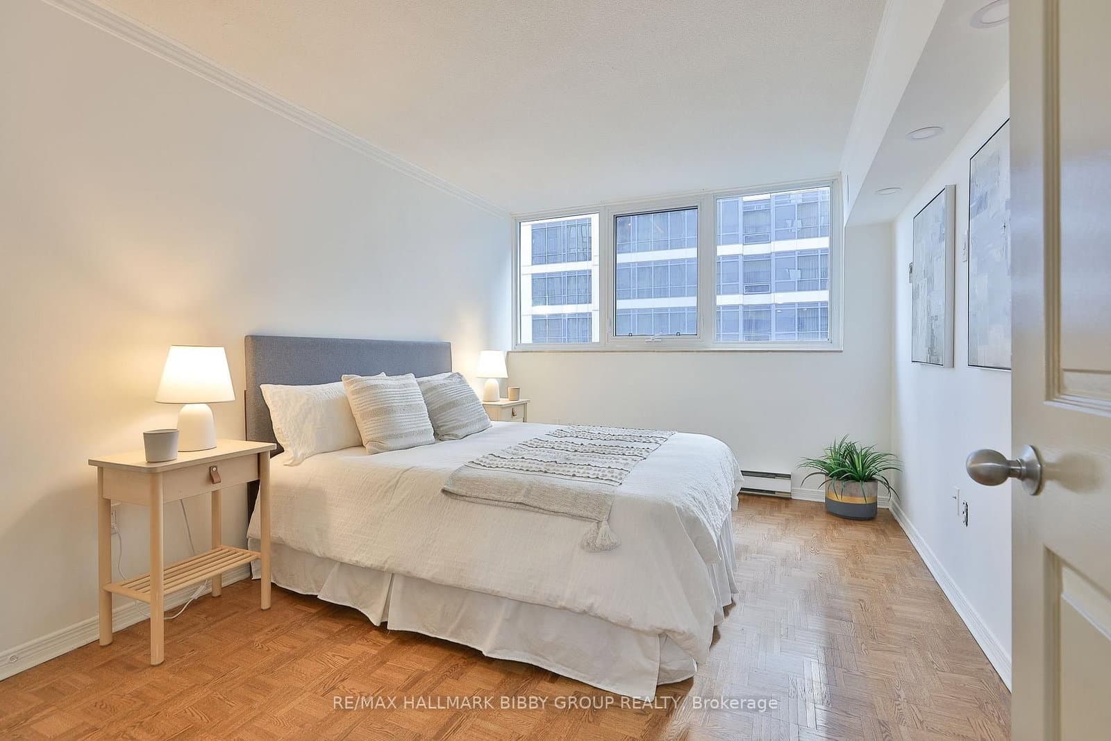 360 Bloor Street E, Unit 1007 thumbnail 22