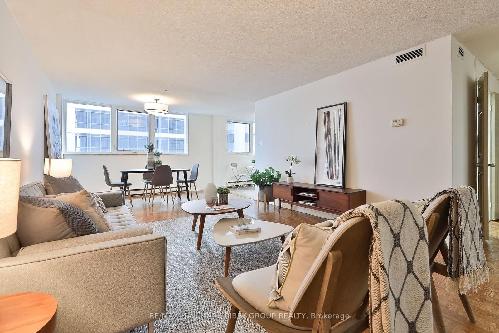 360 Bloor Street E, Unit 1007 thumbnail 4