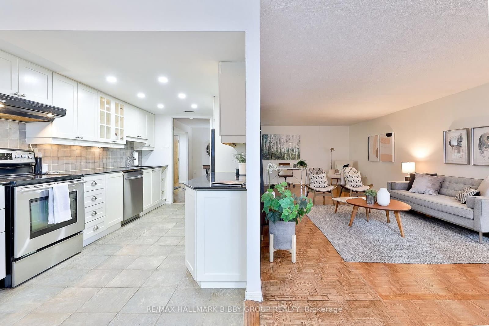 360 Bloor Street E, Unit 1007 thumbnail 8