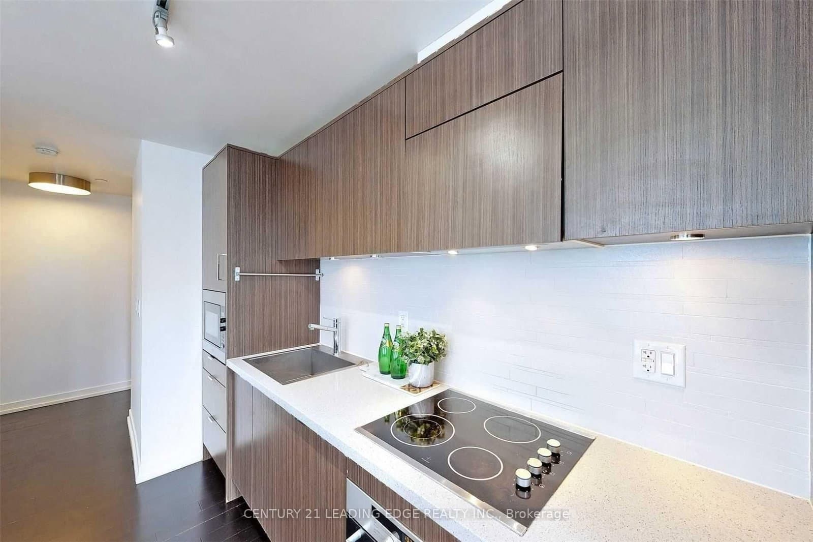 21 Widmer Street, Unit 1702 thumbnail 12