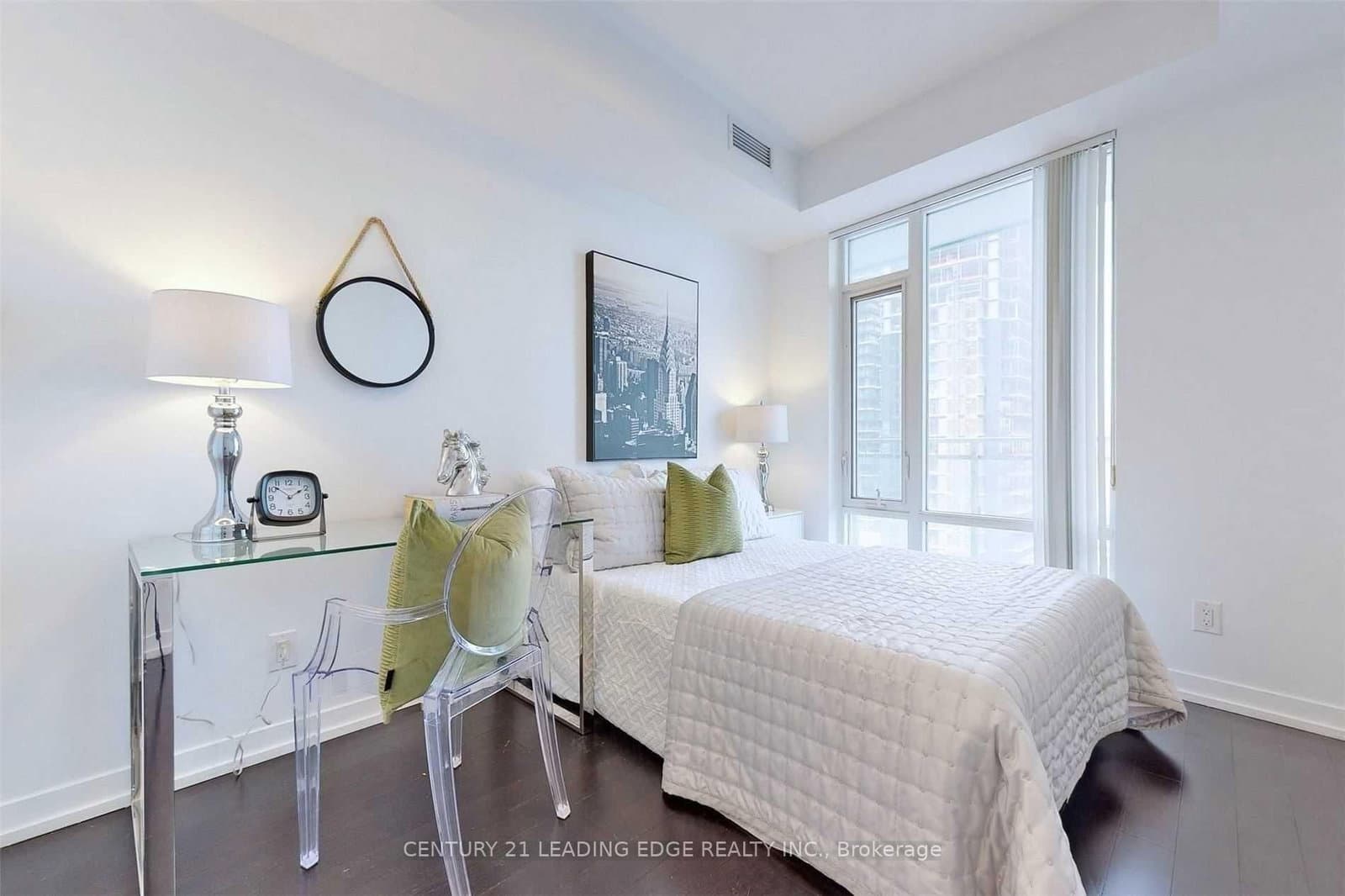 21 Widmer Street, Unit 1702 thumbnail 16