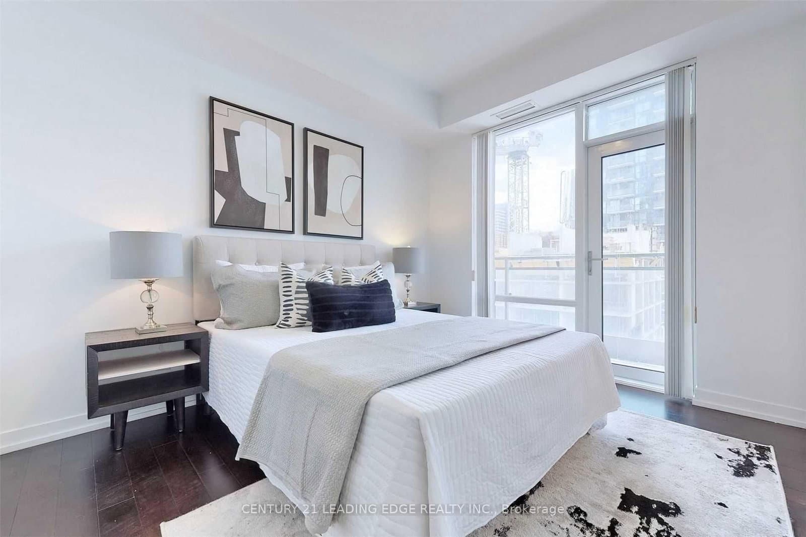 21 Widmer Street, Unit 1702 thumbnail 20