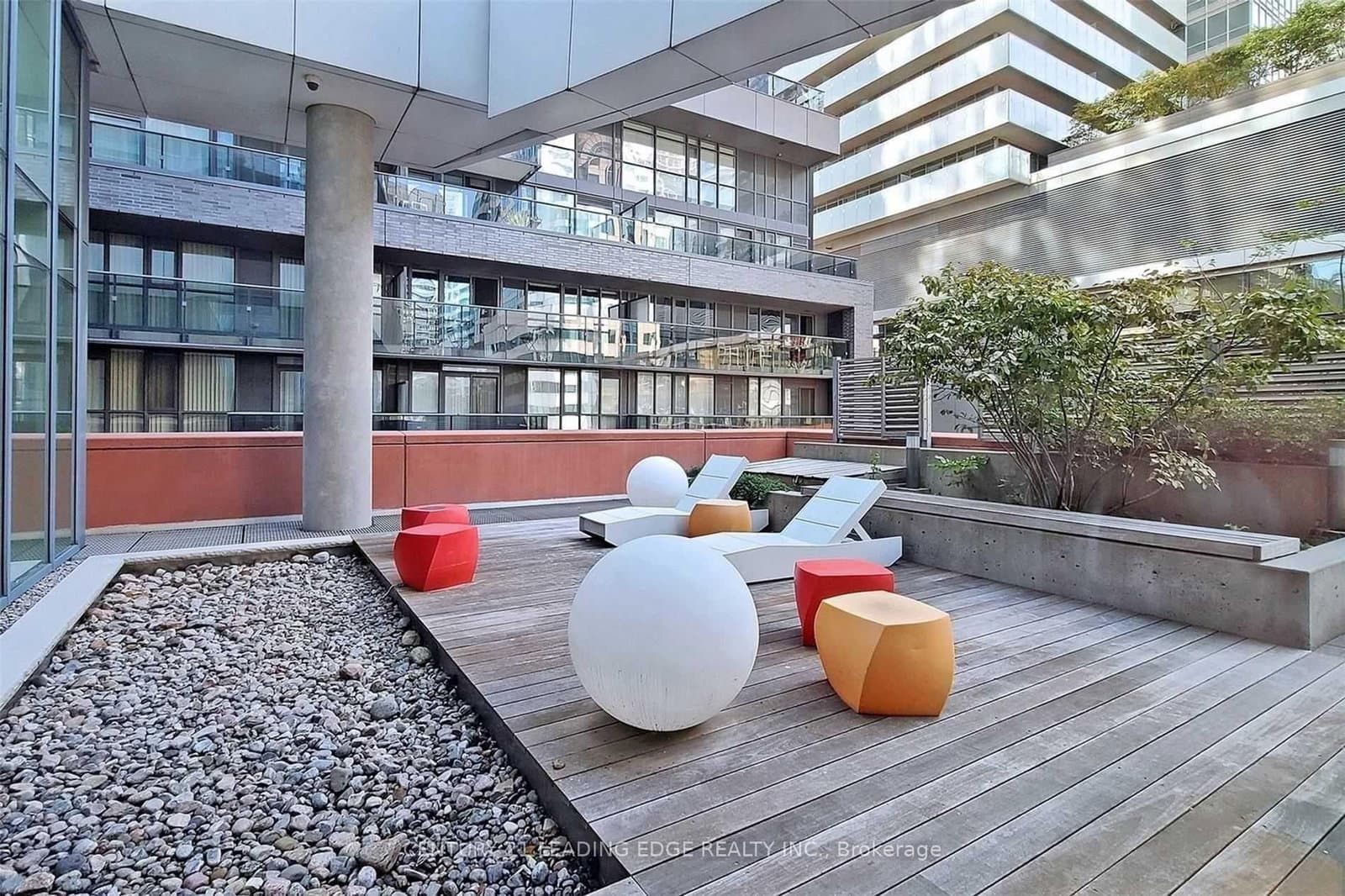 21 Widmer Street, Unit 1702 thumbnail 22