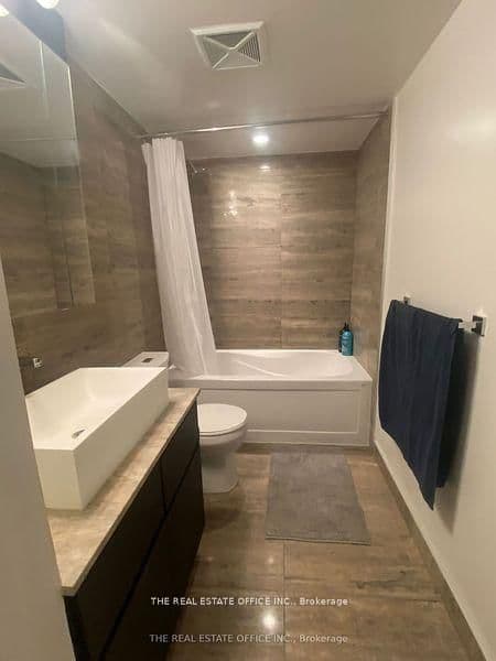 112 Fort York Boulevard, Unit G09 thumbnail 10
