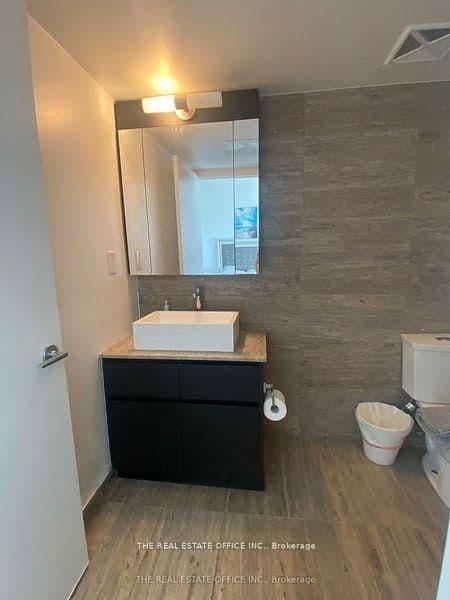112 Fort York Boulevard, Unit G09 thumbnail 9