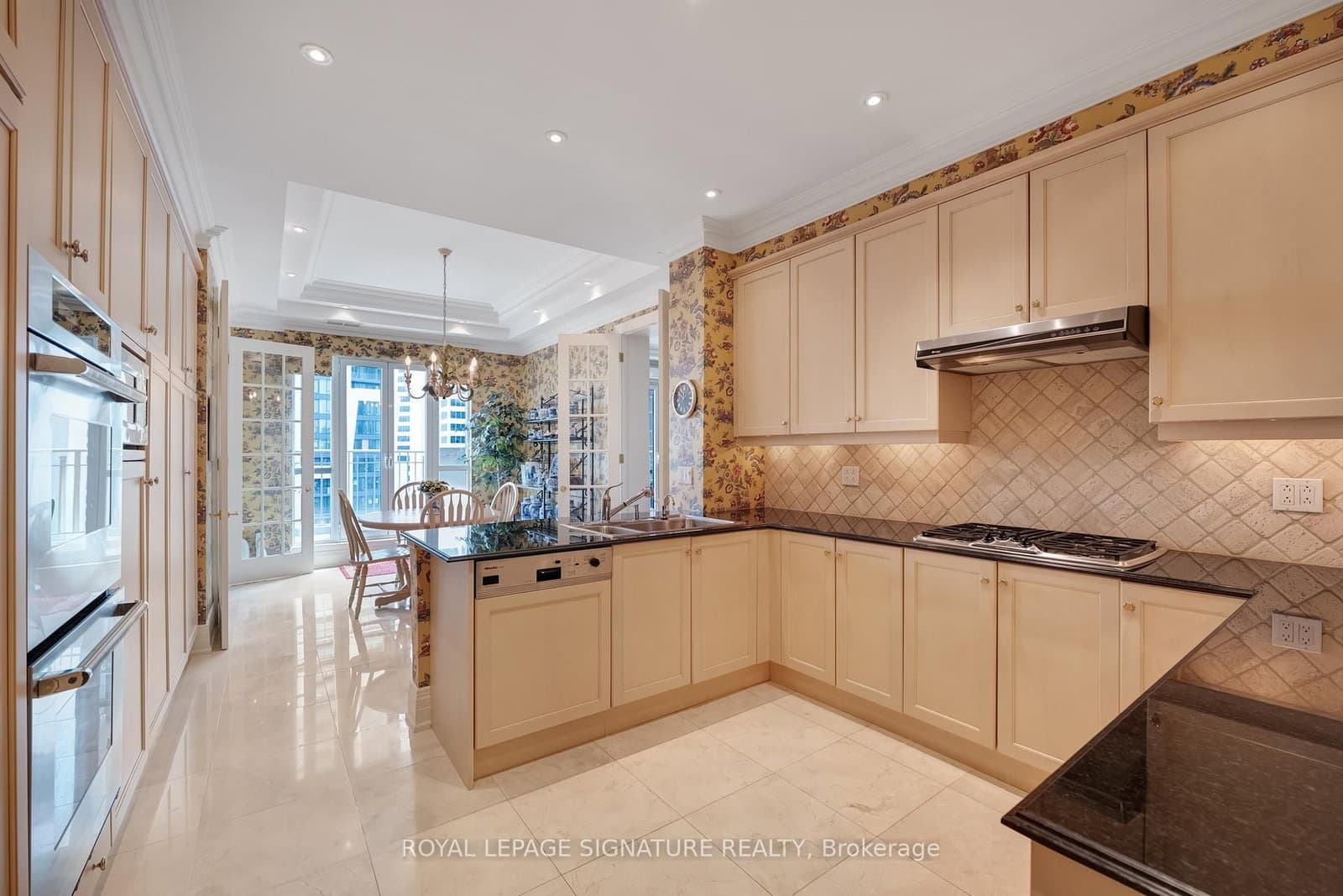 33 Delisle Avenue, Unit 1004 thumbnail 10