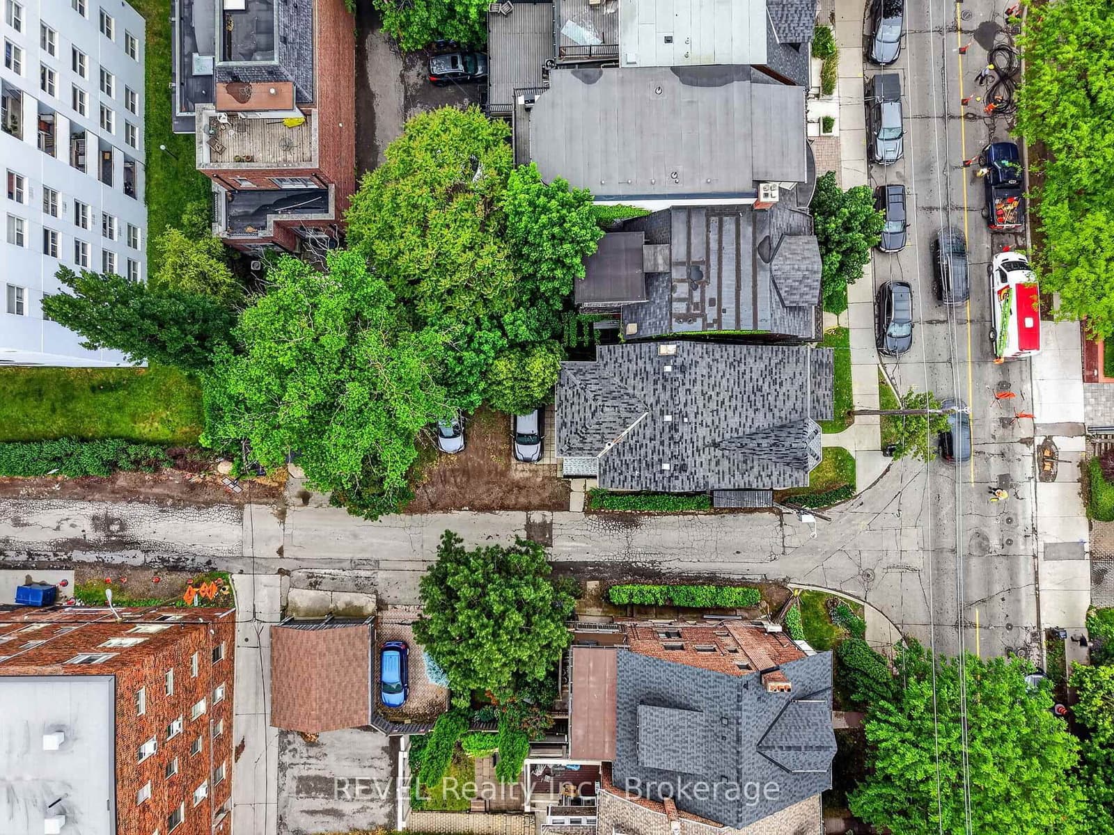 380 Spadina Road thumbnail 16