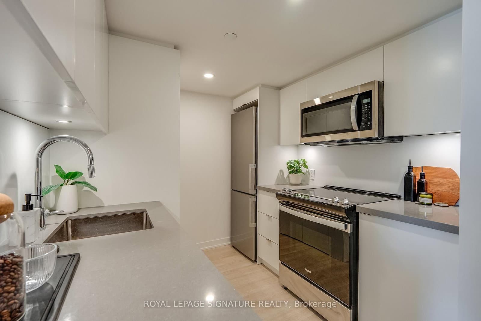 500 Wilson Avenue, Unit 523 thumbnail 6