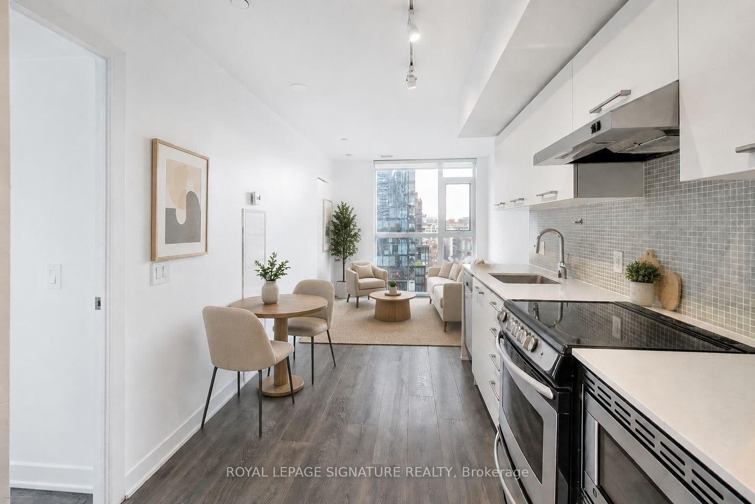87 Peter Street, Unit 1203 thumbnail 2