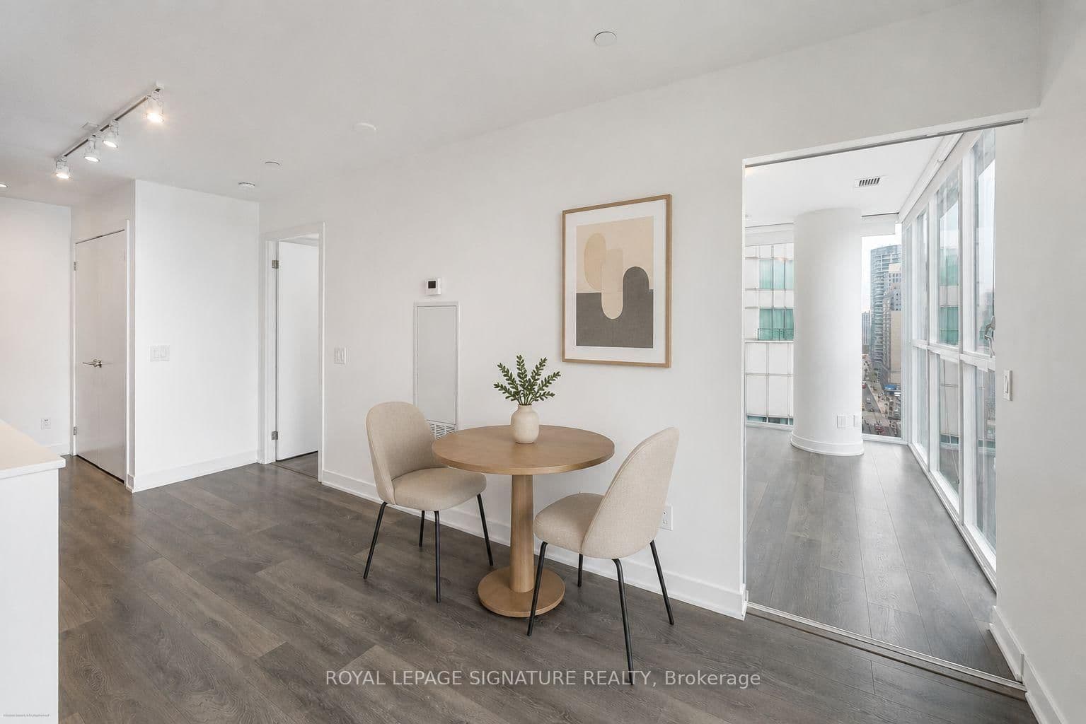 87 Peter Street, Unit 1203 thumbnail 5