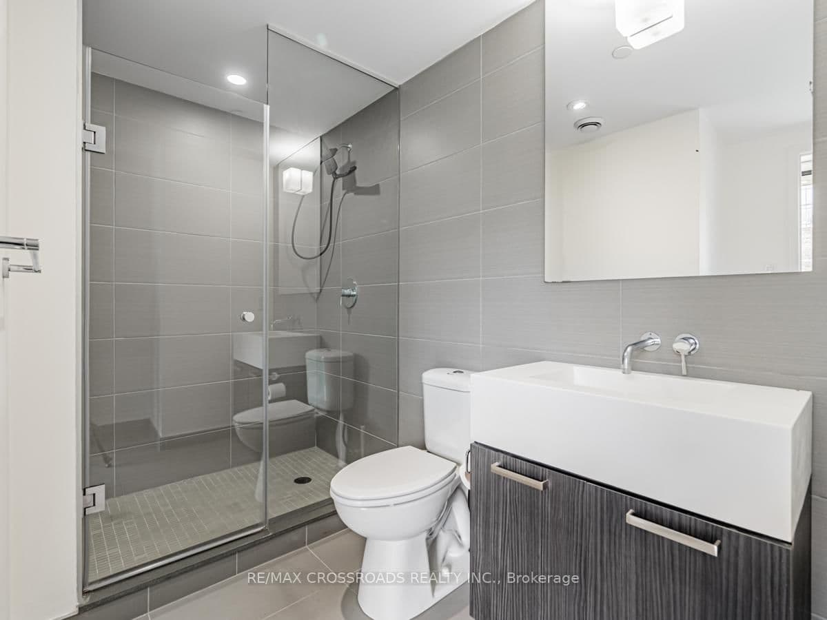 560 King Street W, Unit 524 thumbnail 14