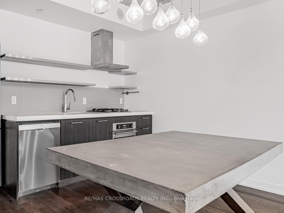 560 King Street W, Unit 524 thumbnail 8