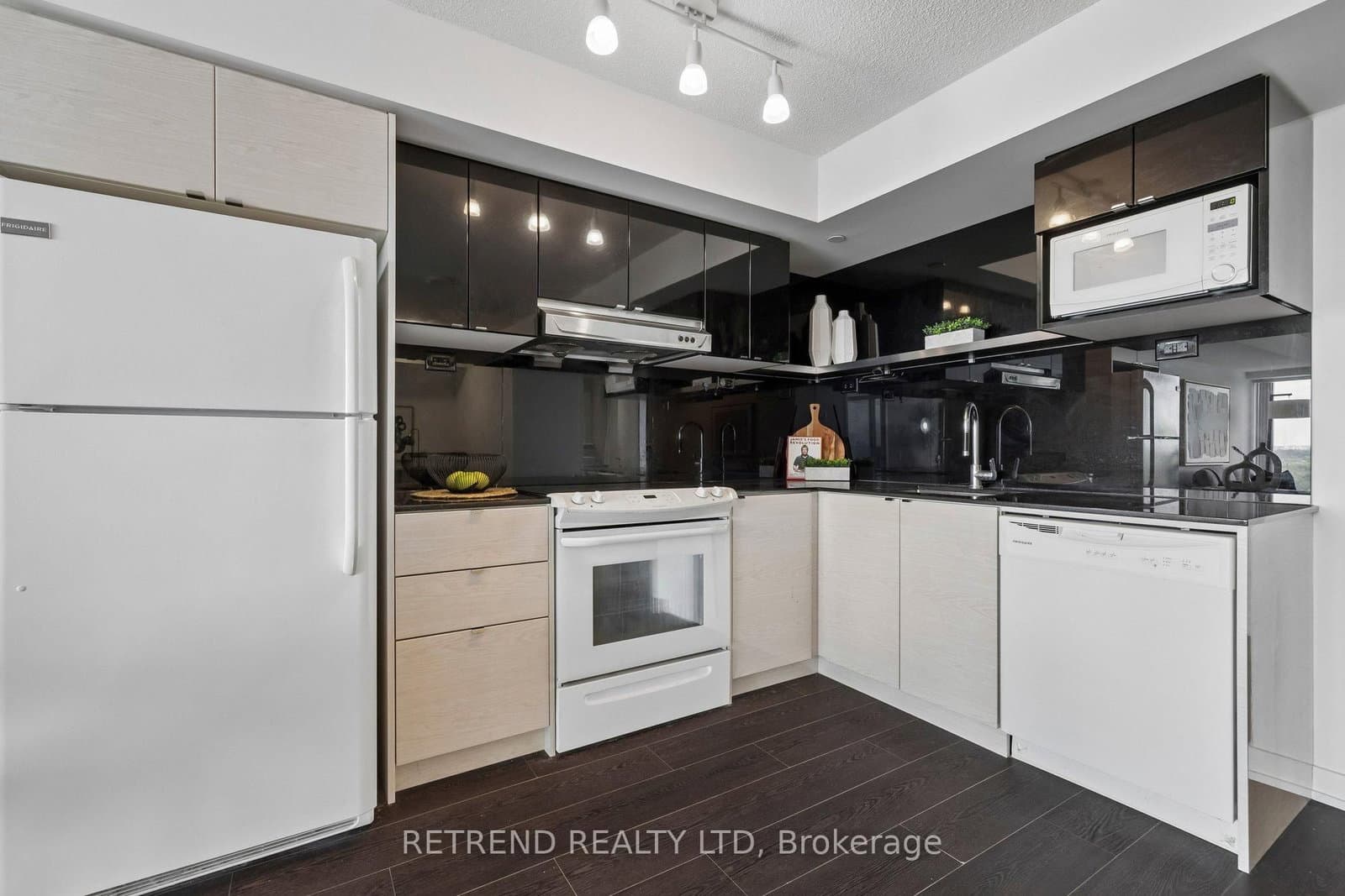 72 Esther Shiner Boulevard, Unit 2108 thumbnail 13