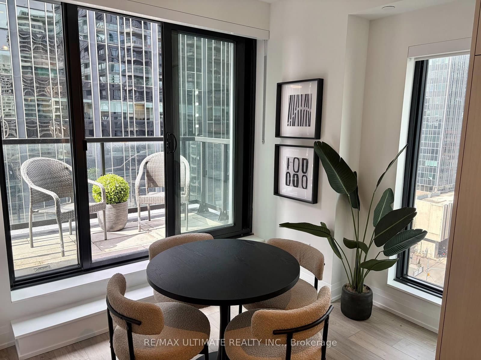 20 Soudan Avenue, Unit 1008 thumbnail 14