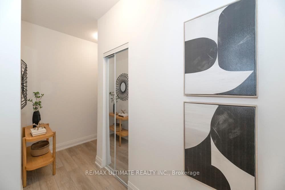 20 Soudan Avenue, Unit 1008 thumbnail 3