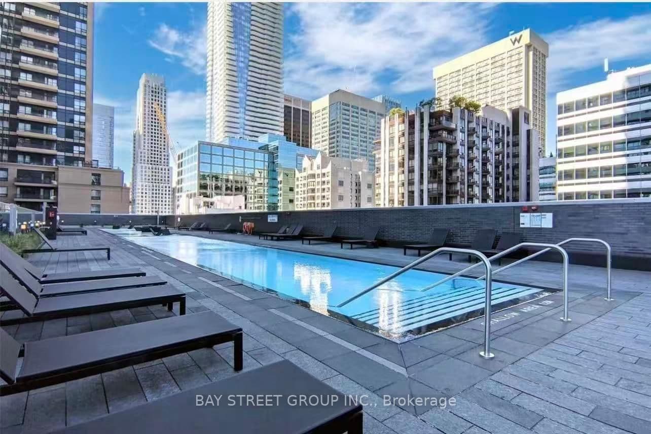 50 Charles Street E, Unit 902 thumbnail 13