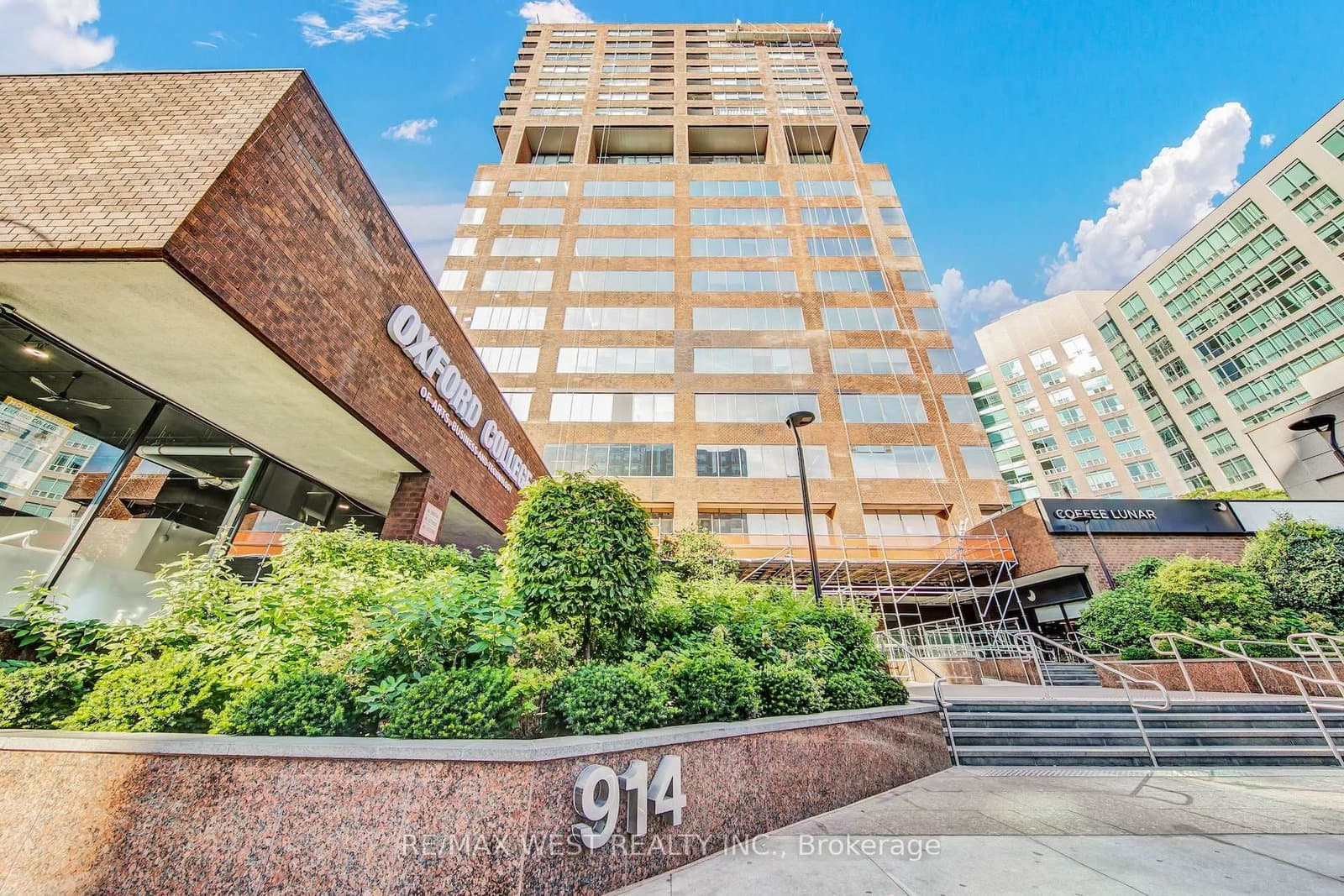 914 Yonge Street, Unit 1202 - Image 1