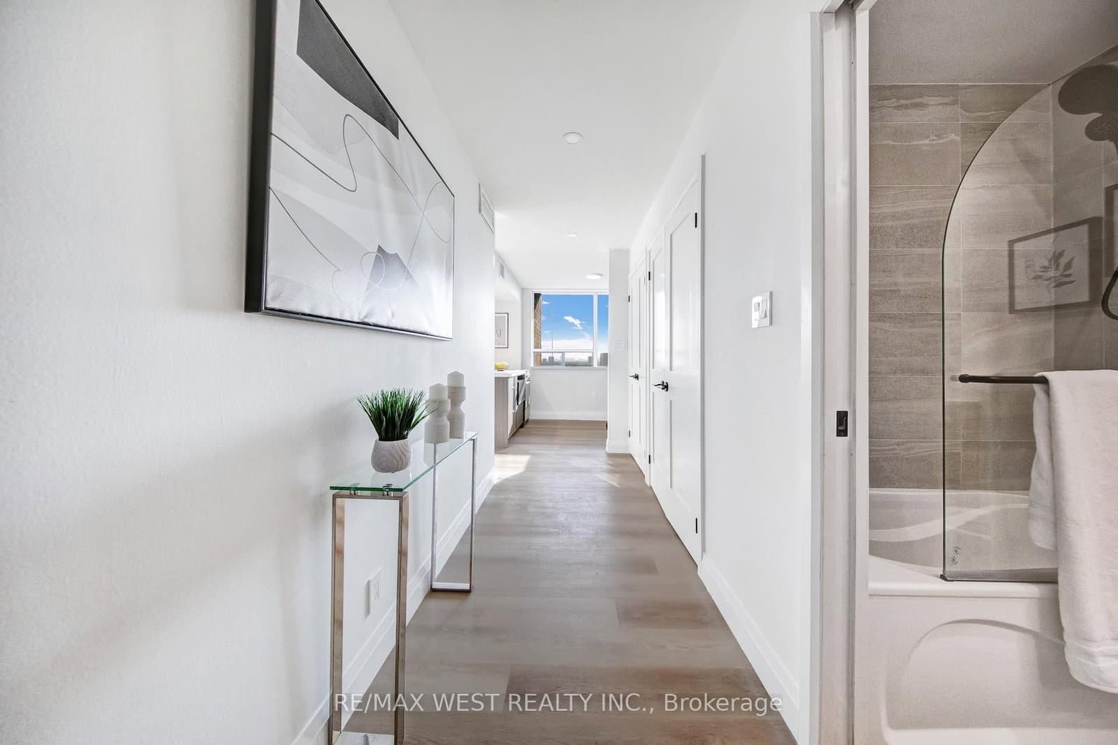 914 Yonge Street, Unit 1202 thumbnail 13