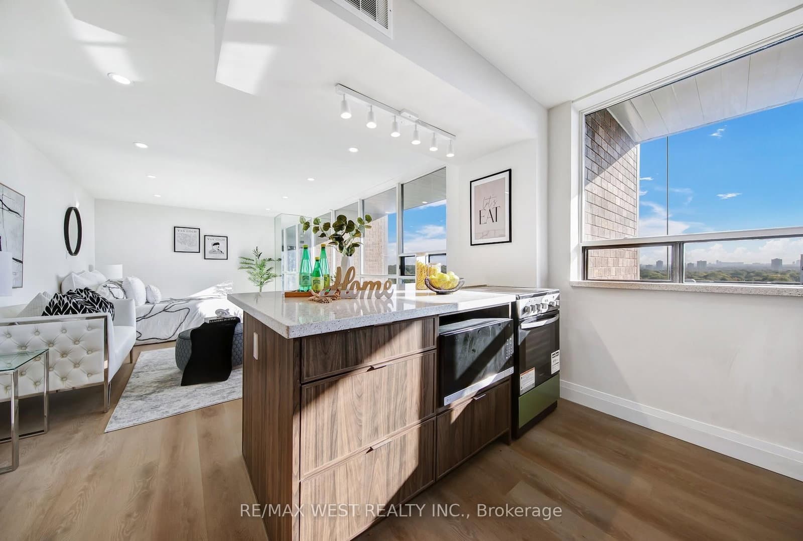 914 Yonge Street, Unit 1202 thumbnail 5