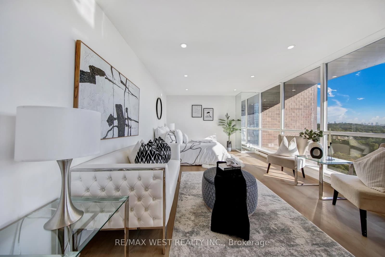 914 Yonge Street, Unit 1202 thumbnail 8